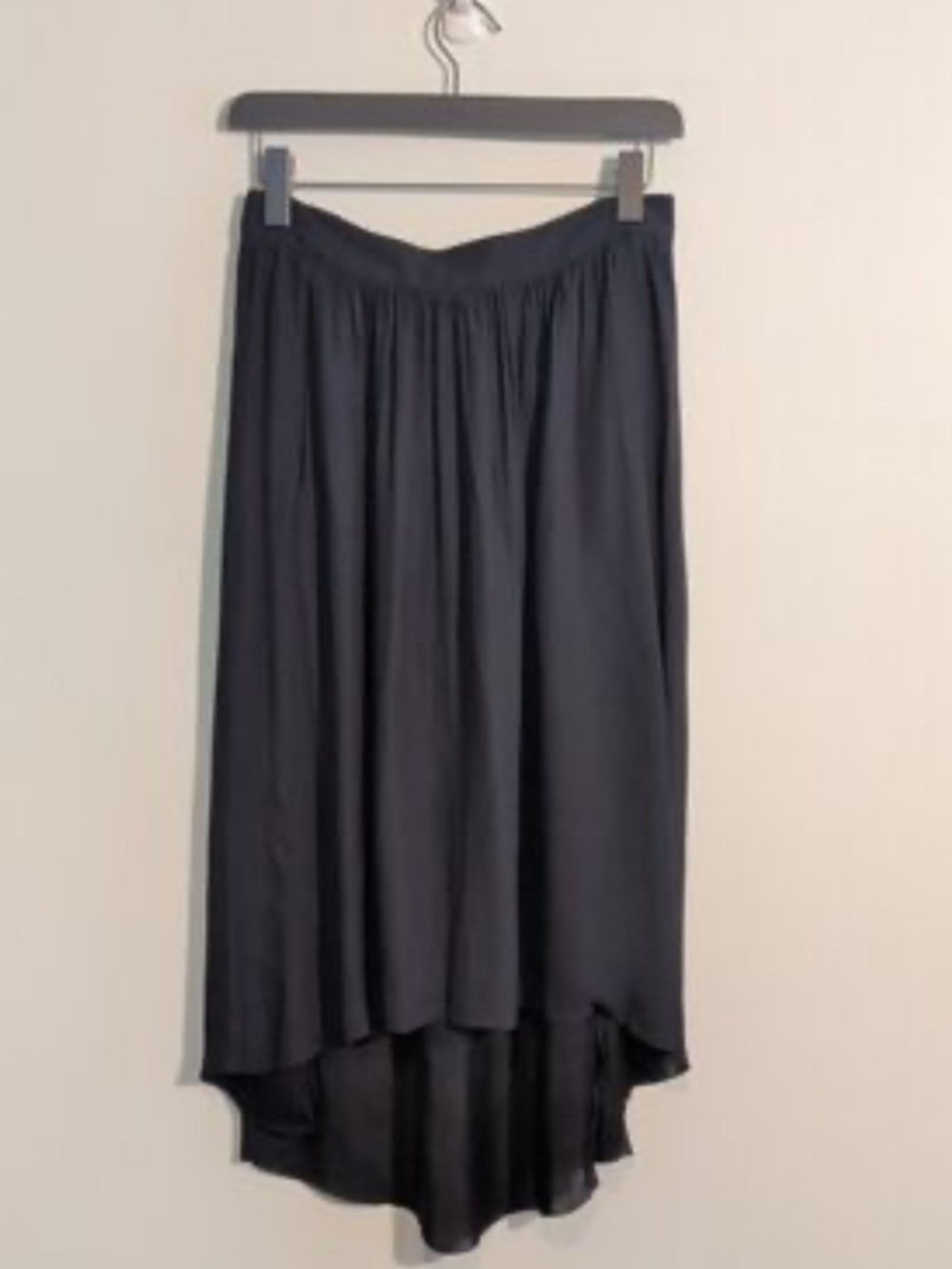 Aritzia Talula Women's High-Low Black Skirt - Lightweight Flowing Large